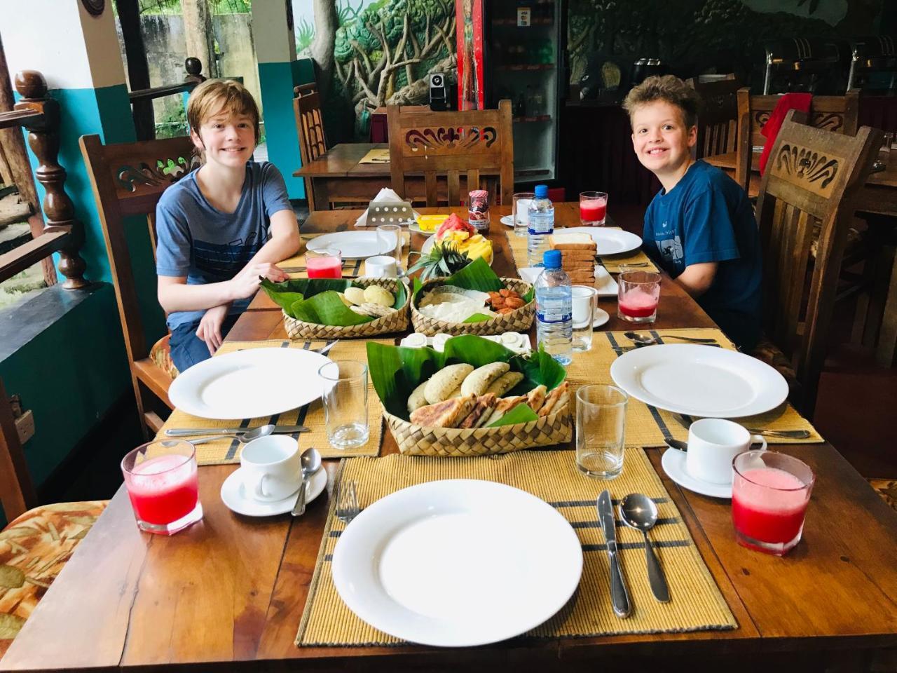 Hungry Lion Resort 锡吉里亚 外观 照片